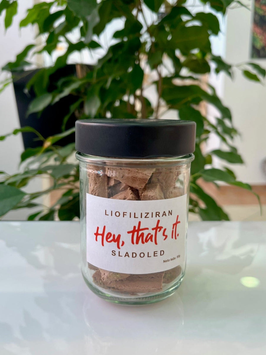 Liofiliziran sladoled Dubajska čokolada v kozarcu