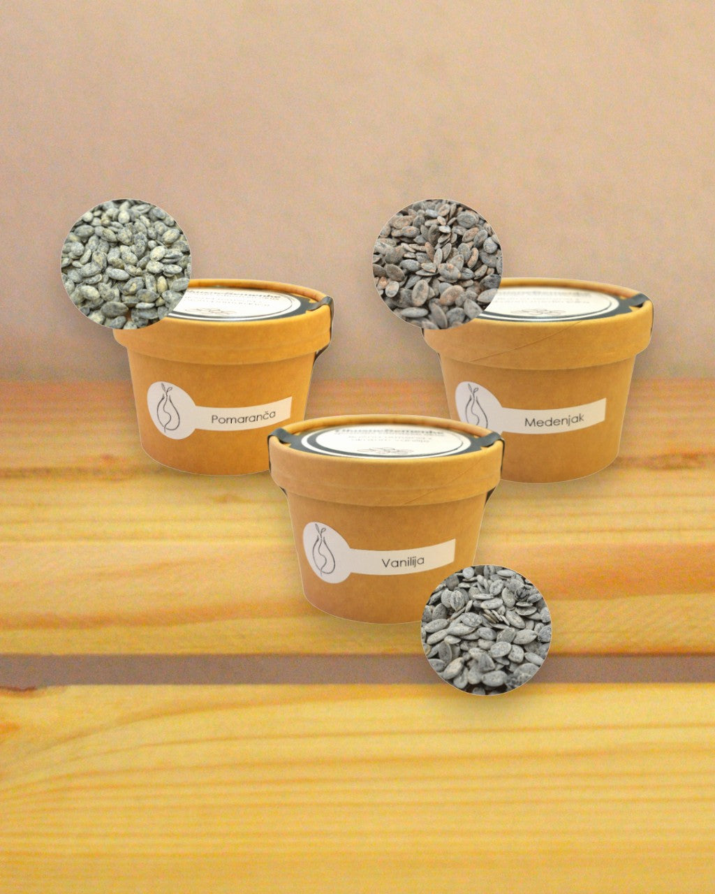 Paket praženih bučnih semen z okusi medenjaka, vanilije in pomaranče