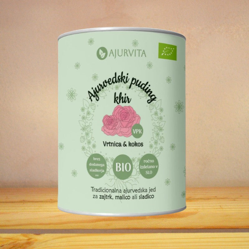 Ajurvedski puding khir z vrtnico in kokosom