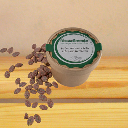 Bučna semena z belo čokolado in malino