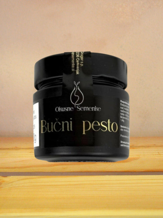 Bučni pesto s praženimi mletimi bučnimi semeni in bučnim oljem za testenine, solate, namaze