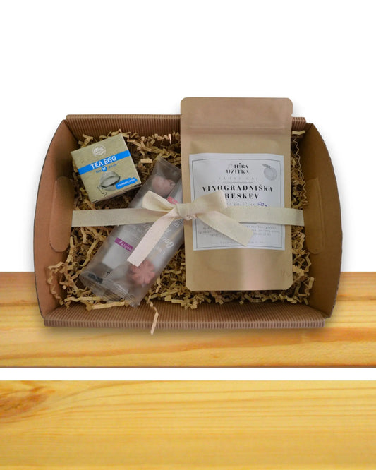 Darilni paket — sadni čaj, kristalizirana čaja na palčki in čajno cedilo