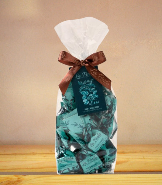 Beli čokoladni truflji s pistacijo