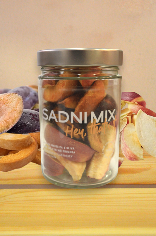 Liofiliziran sadni miks - liofilizirana jabolka, liofilizirane marelice, liofilizirane slive