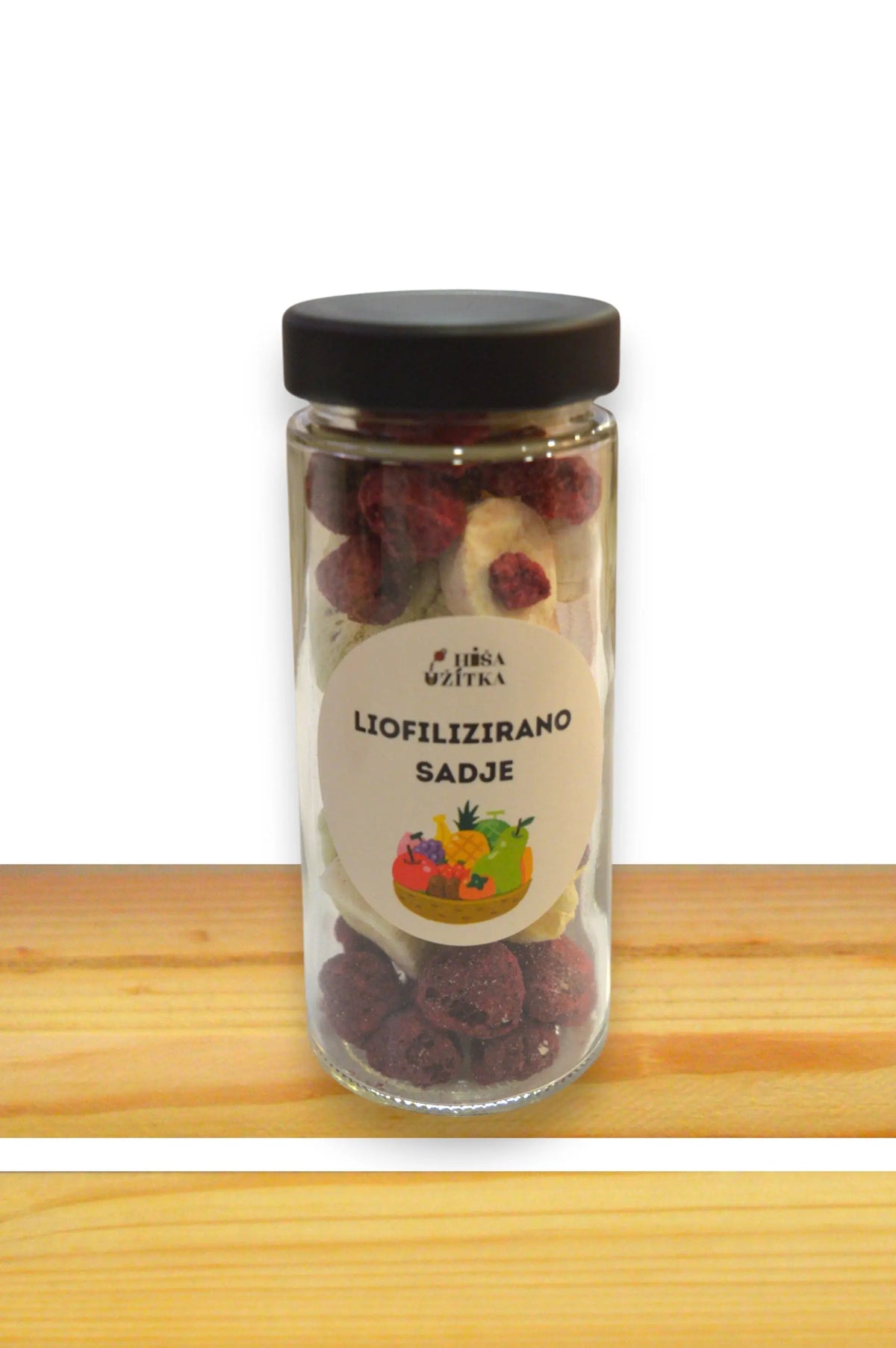 Liofiliziran miks sadja: maline, banane, mango, kivi in jabolka v kozarcu