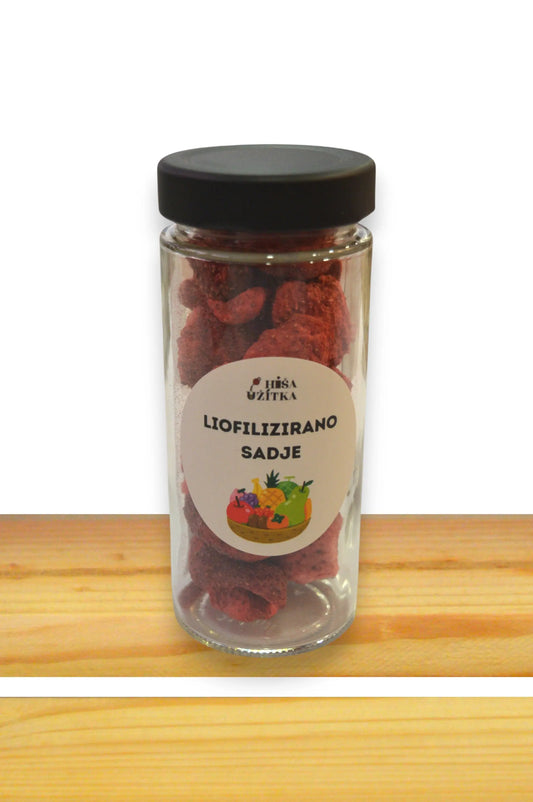 Liofilizirane jagode v kozarcu