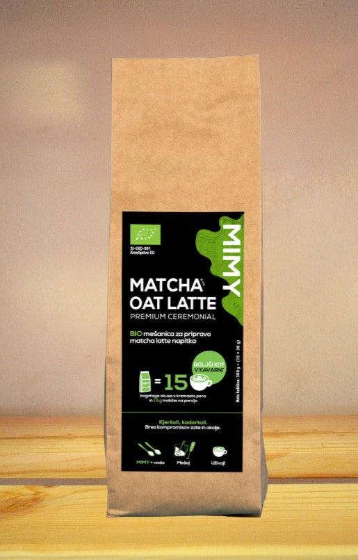 Matcha Oat Latte (ovseni matcha latte napitek v prahu) 
