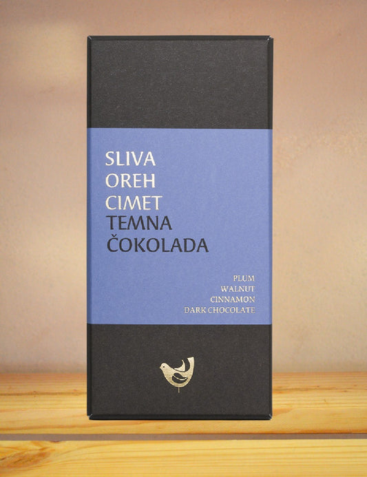 Temna 70% čokladna tablica s slivo, orehi in cimetom