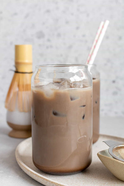 Hojicha latte napitek