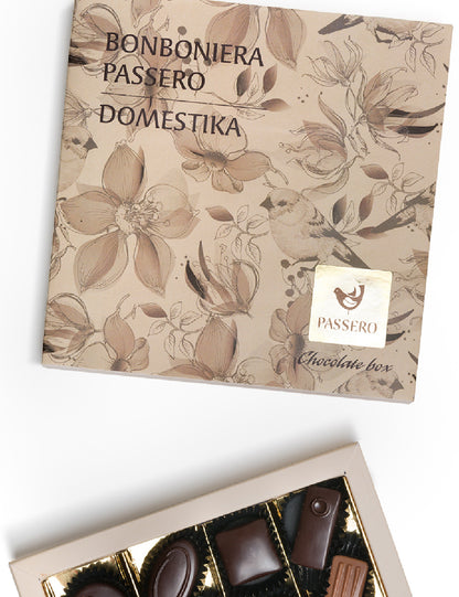 Bonboniera Passero Domestika s 16 različnimi pralineji